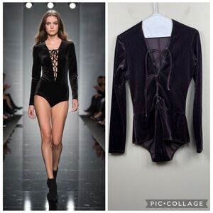 REFORMATION Elegant long sleeve  Velvet Lace-Up Bodysuit - Purple small